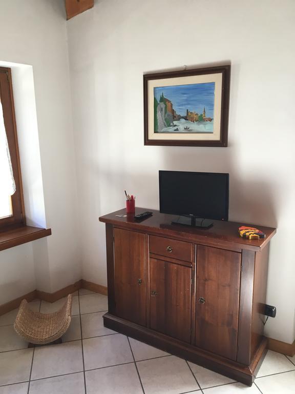 Casella'S Apartments มัลเชซิเน ภายนอก รูปภาพ
