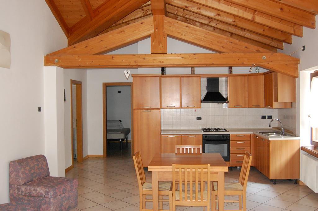 Casella'S Apartments มัลเชซิเน ภายนอก รูปภาพ