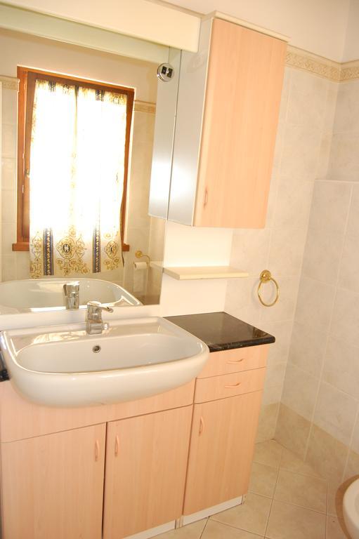 Casella'S Apartments มัลเชซิเน ภายนอก รูปภาพ